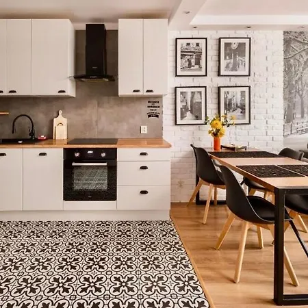Centrum Grzybowska 6 By Polandbnb Apartman