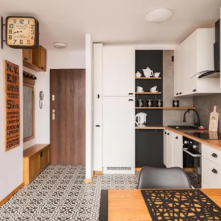 Centrum Grzybowska 6 By Polandbnb Apartment Warsaw