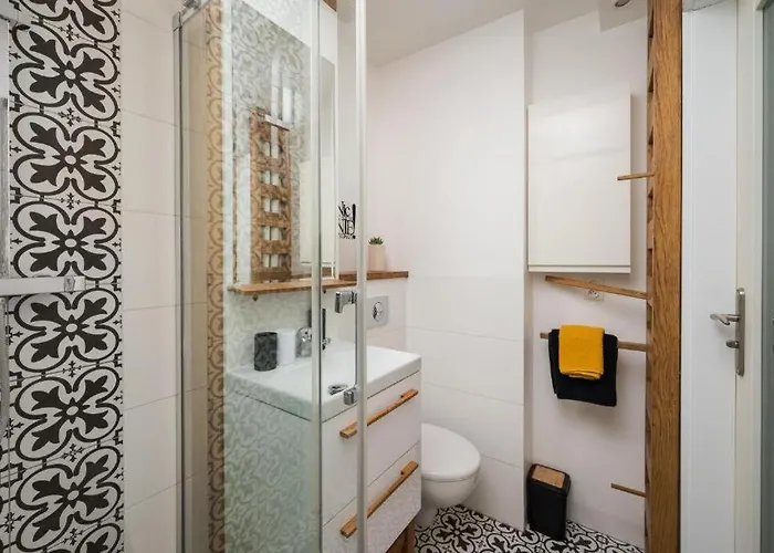 Polandbnb Grzybowska 6 Apartmán *